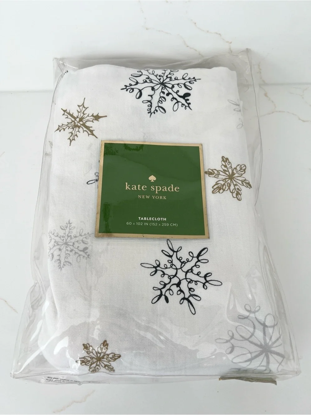 NWT kate spade White Tablecloth with Gold, Black & Silver Snowflakes 60x102”